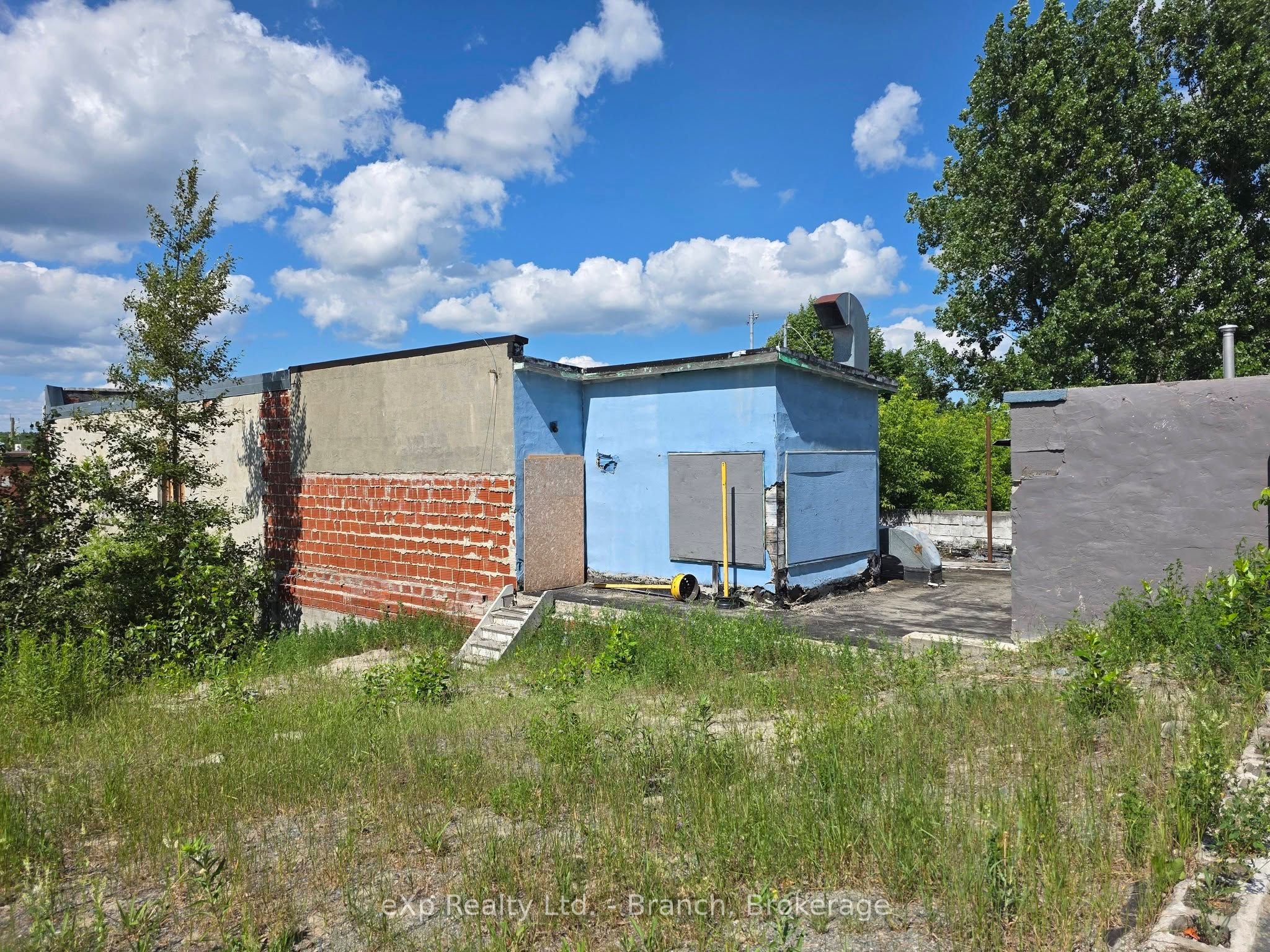 Commercial Sale in Kirkland Lake 2