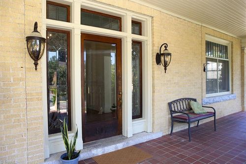 g-817 N Elm St, Greensboro, NC, 27401-1549 | Card Image