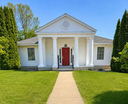 354 19th Pl, Clinton, IA, 52732-6017 | Card Image