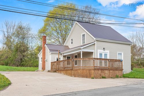 1802 King St, Windsor, NS, B0N2T0 | Card Image