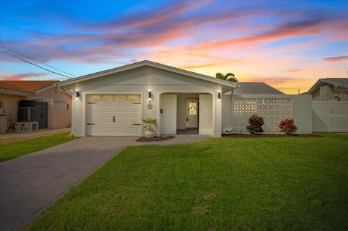 3961 Headsail Dr, New Port Richey, FL, 34652-4482 | Card Image