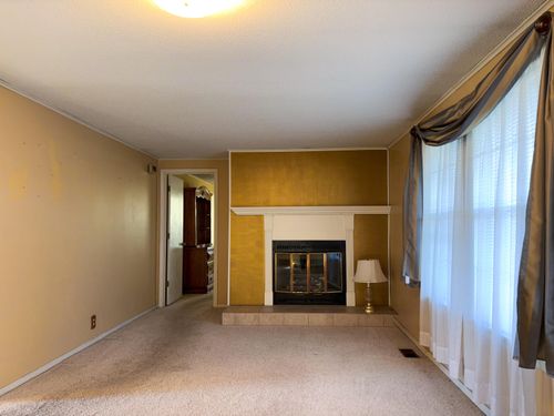 4130 E Zora St, Webb City, MO, 64870-9538 | Card Image