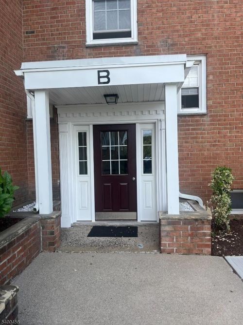apt-b12-565 Grove St, Clifton, NJ, 07013-3162 | Card Image
