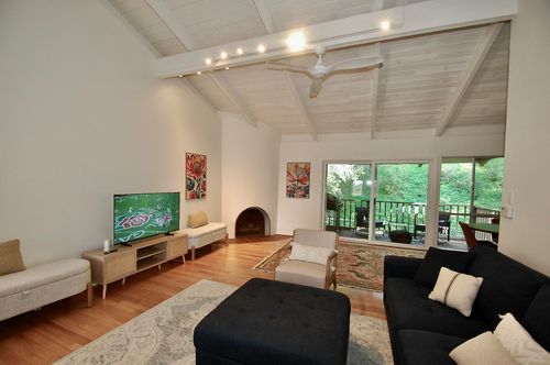 32-2648 State St, SANTA BARBARA, CA, 93105-3585 | Card Image