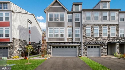 42 Independence Ct, Perkasie, PA, 18944-1637 | Card Image