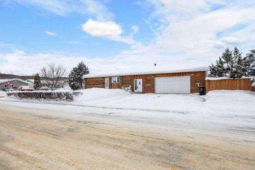 18 Fitzgerald Ave, Fort Mcmurray, AB, T9H1K3 | Card Image