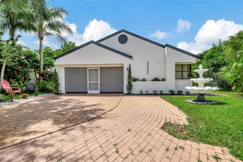 6 Redford Dr, Boynton Beach, FL, 33426-7629 | Card Image