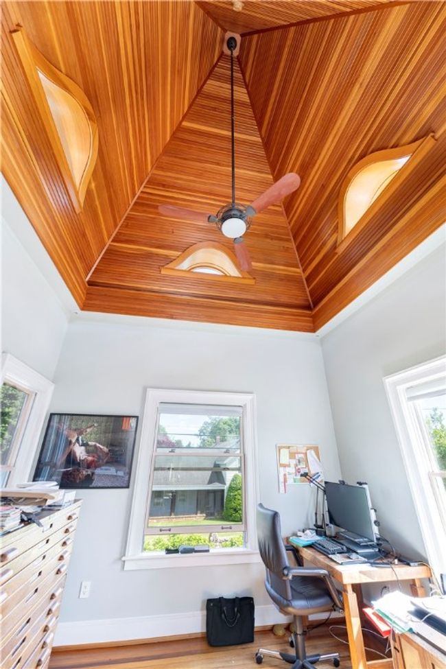 43 Avondale Rd, House other with 5 bedrooms, 5 bathrooms and 11 parking in Westerly RI | Image 17