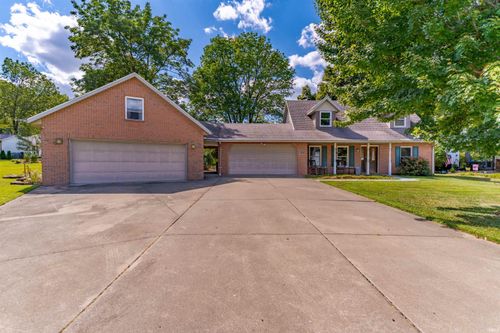 668 Melchoir Dr W, Santa Claus, IN, 47579 | Card Image