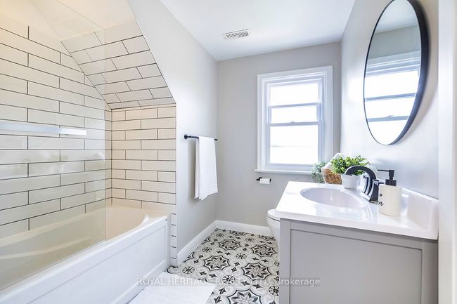 8 Forest Rd, House other with 3 bedrooms, 2 bathrooms and 4 parking in Ajax ON | Image 10