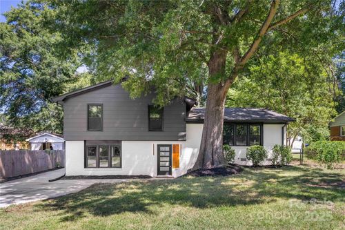 3801 Woodleaf Rd, Charlotte, NC, 28205-4835 | Card Image