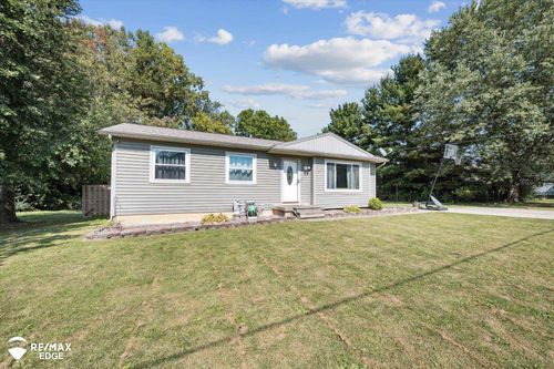 1299 Elizabeth St, Mount Morris, MI, 48458-1713 | Card Image