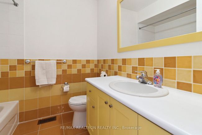 90 Maple Sugar Lane, House attached with 3 bedrooms, 3 bathrooms and 2 parking in Vaughan ON | Image 26