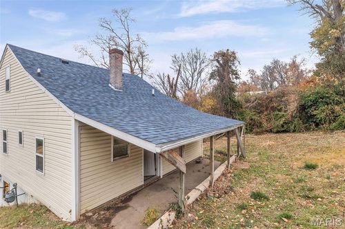 774 Cedar St, Chester, IL, 62233-1696 | Card Image