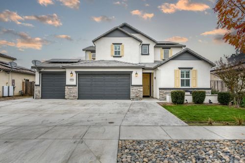 763 Howard St, Kingsburg, CA, 93631-1271 | Card Image