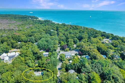 528 Main St, Vineyard Haven, MA, 02568-5314 | Card Image