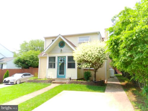 191 W 8th St, PENNSBURG, PA, 18073-1623 | Card Image