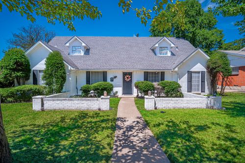 1127 Willow Creek Dr, Lancaster, TX, 75146-1309 | Card Image