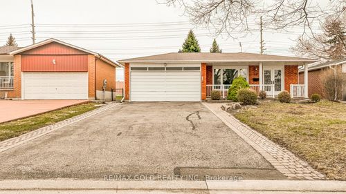 48 Malcolm Cres, Brampton, ON, L6S3C8 | Card Image