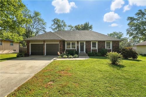 705 Galaxie Ave, Harrisonville, MO, 64701-1525 | Card Image