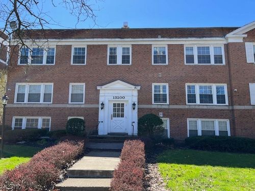 7-13200 Fairhill Rd, Shaker Heights, OH, 44120-1218 | Card Image