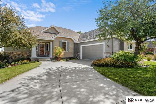 17618 Colonial Avenue, Omaha, NE, 68136 | Card Image