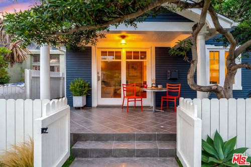 427 Howland Canal, Venice, CA, 90291 | Card Image