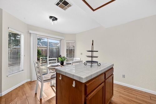 8312 Fintown Court, Sacramento, CA, 95828 | Card Image