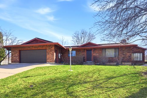 488 E 250 S, Hyde Park, UT, 84318-3536 | Card Image