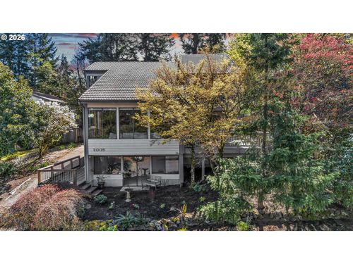 2005 Carriage Way, West Linn, OR, 97068-1950 | Card Image