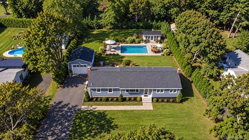 3735 Deep Hole Dr, Mattituck, NY, 11952-4607 | Card Image