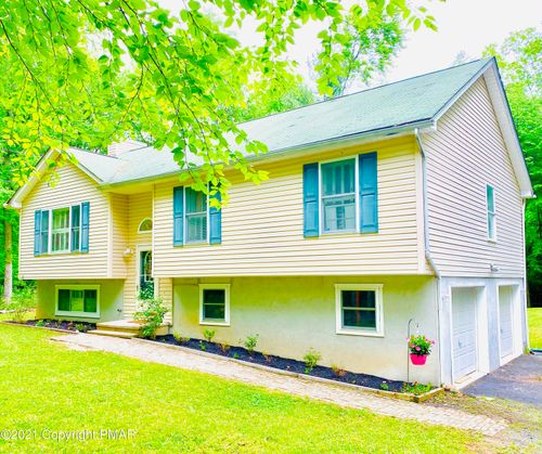 5373 Spruce Ln, East Stroudsburg, PA, 18302-9032 | Card Image