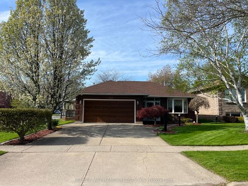 121 Cedarvale Crescent, Welland, ON, L3C6W6 | Card Image