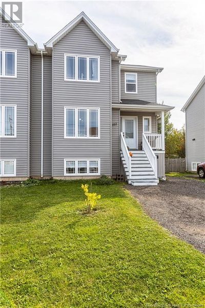 102 Clarendon Dr, House other with 4 bedrooms, 3 bathrooms and null parking in Moncton NB | Image 1