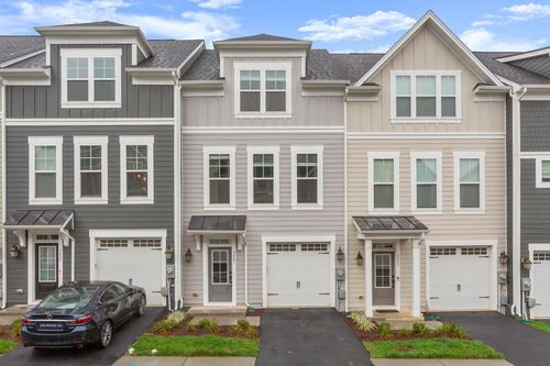 32e-3427 Monterey Dr, ROCKINGHAM, VA, 22801-3985 | Card Image