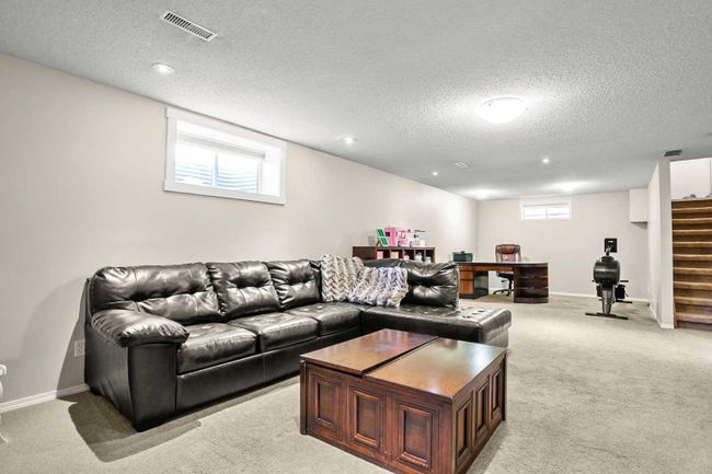 19 Erin Park Bay Se, Home with 4 bedrooms, 2 bathrooms and 2 parking in Calgary AB | Image 24