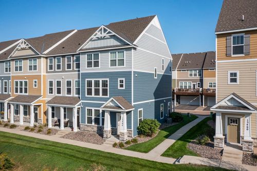 15464 Eames Way, Apple Valley, MN, 55124-5534 | Card Image
