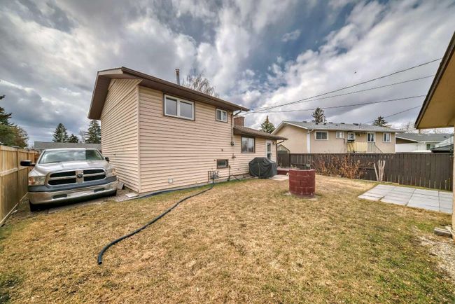 1328 Pennsburg Road Se, Home with 3 bedrooms, 2 bathrooms and 4 parking in Calgary AB | Image 39