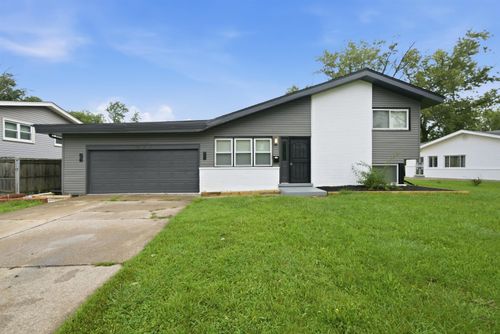 577 Ranger Dr, Chicago Heights, IL, 60411-1910 | Card Image