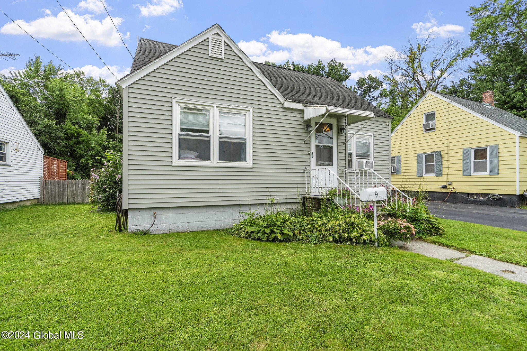 Lakeview Ave, Rensselaer, NY 12144