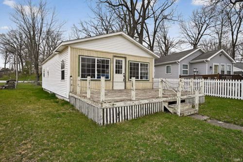 3254 W Circle Dr, Columbia City, IN, 46725-9181 | Card Image