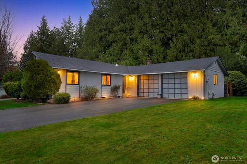 7513 69th Ave Ne, Marysville, WA, 98270-7788 | Card Image