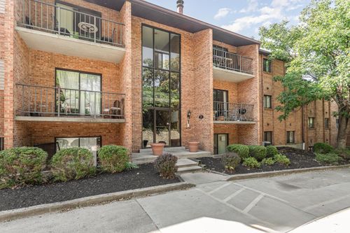 518 Riddle Rd, Cincinnati, OH, 45220-2788 | Card Image