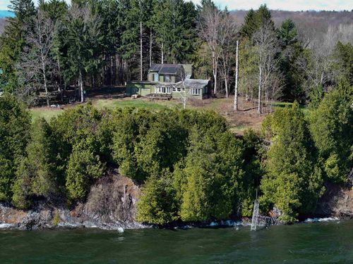 38 Featherbed Ln, South Hero, VT, 05486-4000 | Card Image