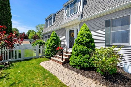 17 Fenmere Ave, Wellesley, MA, 02482-1006 | Card Image