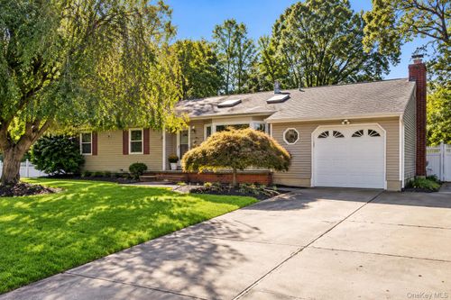46 Cedar St, Selden, NY, 11784-2002 | Card Image