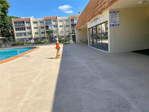 302-2301 Nw 41st Ave, Lauderhill, FL, 33313-3742 | Card Image