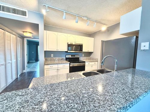 1625 Meadows Cir W, Boynton Beach, FL, 33436-9219 | Card Image