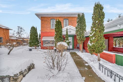 {{alt}} | Card Image