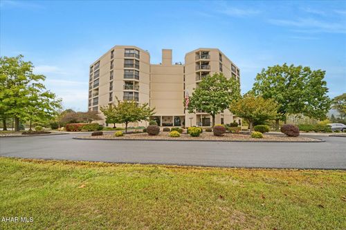 415 Parkview Ln, Altoona, PA, 16601-9323 | Card Image